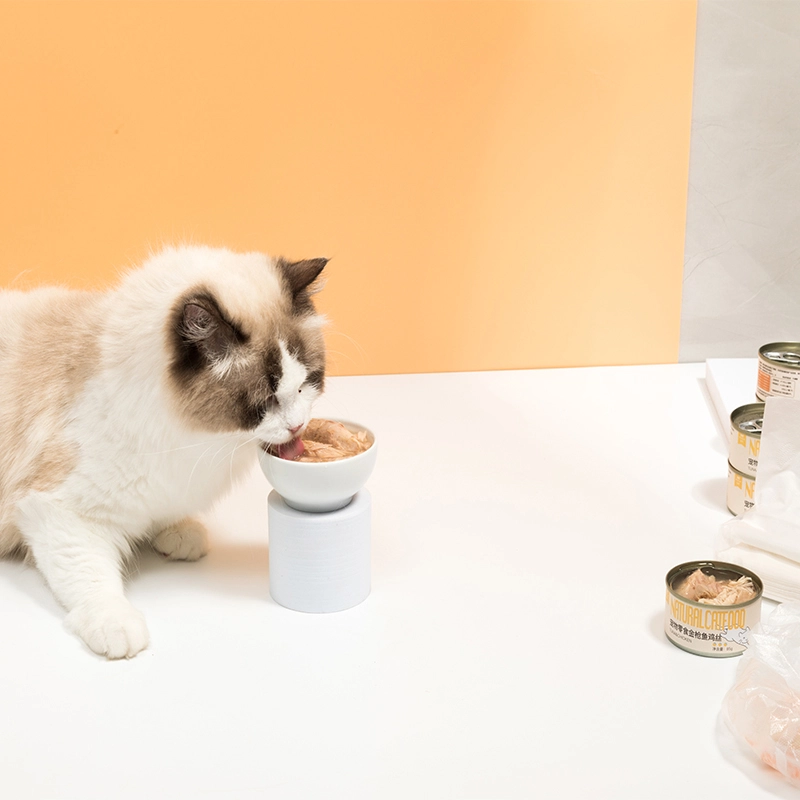 Canned tuna and chicken