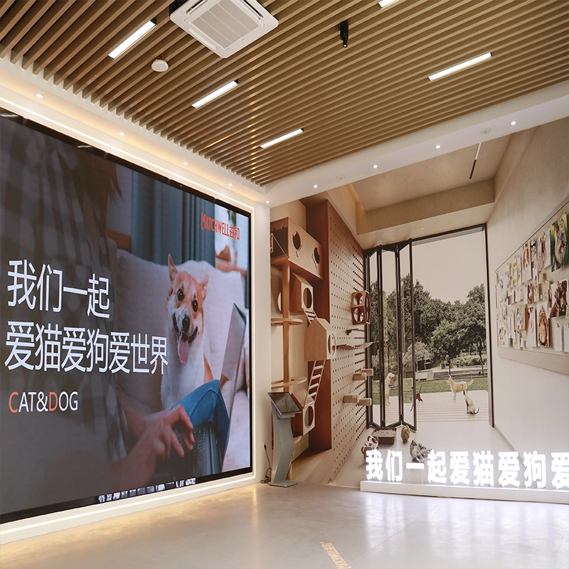 Egg yolk duck meat cubes